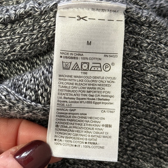GAP Grey Heathered Classic Sweater Cozy Winter Crew Neck Cable Knit Medium - Picture 7 of 7